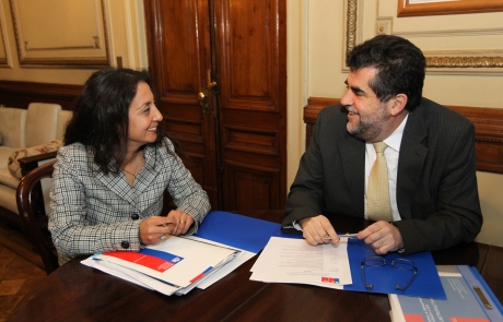 Subsecretario del Interior sostiene primera reunión de trabajo con Intendenta de Santiago