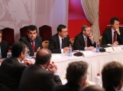 Gobierno inauguró Consejo de Intendentes y Ministros