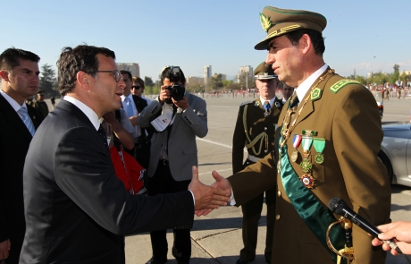 Ministro Rodrigo Hinzpeter se refirió a importancia de festejar las Glorias del Ejército