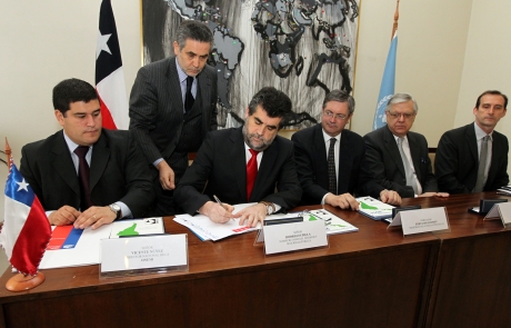 Gobierno suscribe convenio de Cooperación con Red de Ayuda Humanitaria Internacional en Chile