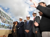 Ministro Hinzpeter visitó obras de futuro Parque Urbano Tierras Blancas
