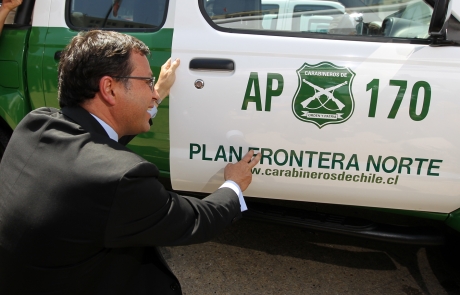 Ministro Hinzpeter encabezó entrega de implementos para el Plan Frontera Norte