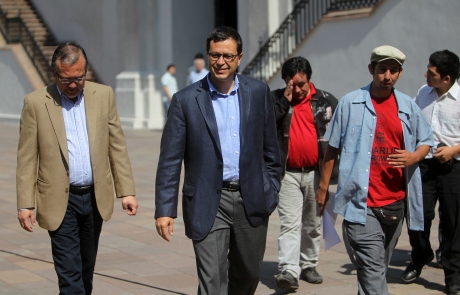 Ministro Hinzpeter se reunió con alcalde de San Joaquín y Consejo de Organizaciones Sociales y Culturales de La Legua