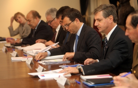 Ministro Hinzpeter asignó tareas a organismos en segundo Consejo Nacional de Seguridad Pública