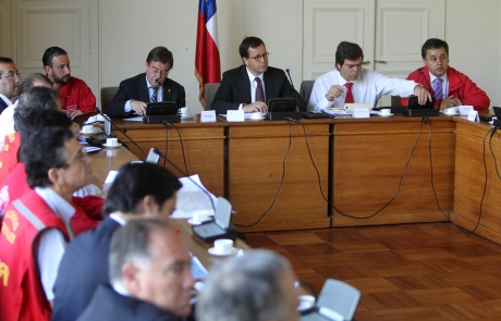 Ministro Hinzpeter encabezó reunión de Comité Operativo de Emergencias en la región del Biobío