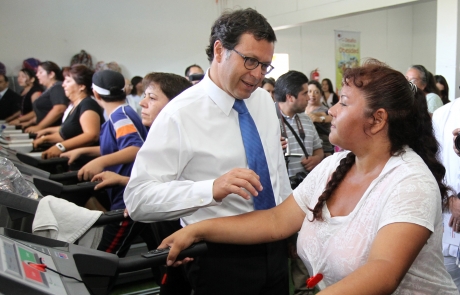 Ministro Rodrigo Hinzpeter inspeccionó implementación de programa Vida Sana contra la Obesidad