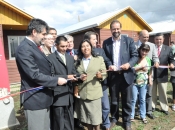 Ministro del Interior y Seguridad Pública (s) participa en la entrega de 100 viviendas a familias de Río Bueno