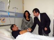 Subsecretario del Interior e intendenta de Aysén visitan a un carabinero y a un civil que resultaron heridos en hechos de violencia registrados esta madrugada