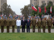 Ministro del Interior y Seguridad Pública (S) encabezó izamiento de la Gran Bandera del Bicentenario