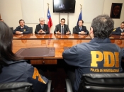Ministro Hinzpeter se reunió con funcionarios de la PDI que rescataron a menor secuestrada desde el hospital San Borja Arriarán